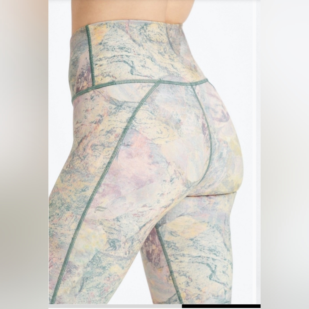 Fabletics Define PowerHold High-Waisted 7/8 Legging in Moonrock